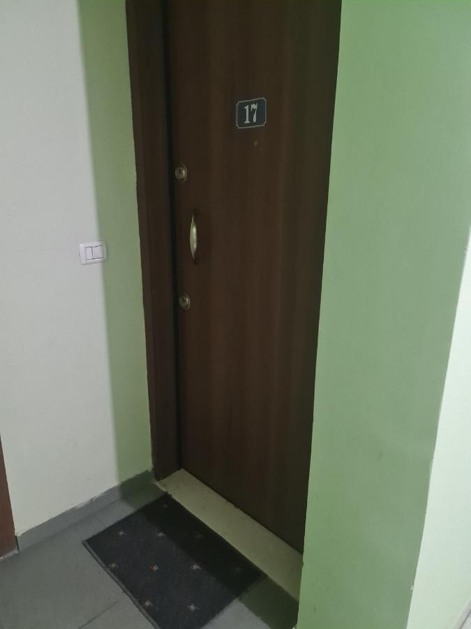 2E Apartment Myslym Shyri Tirana Bagian luar foto