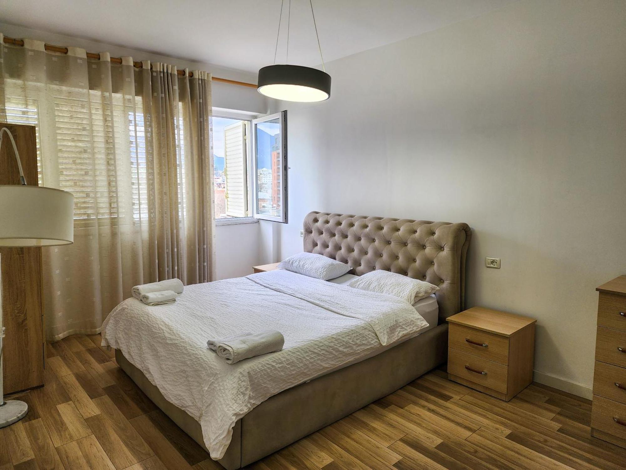 2E Apartment Myslym Shyri Tirana Bagian luar foto
