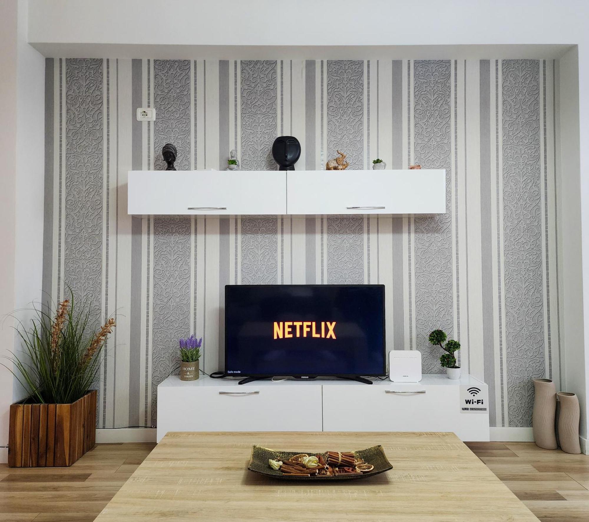 2E Apartment Myslym Shyri Tirana Bagian luar foto
