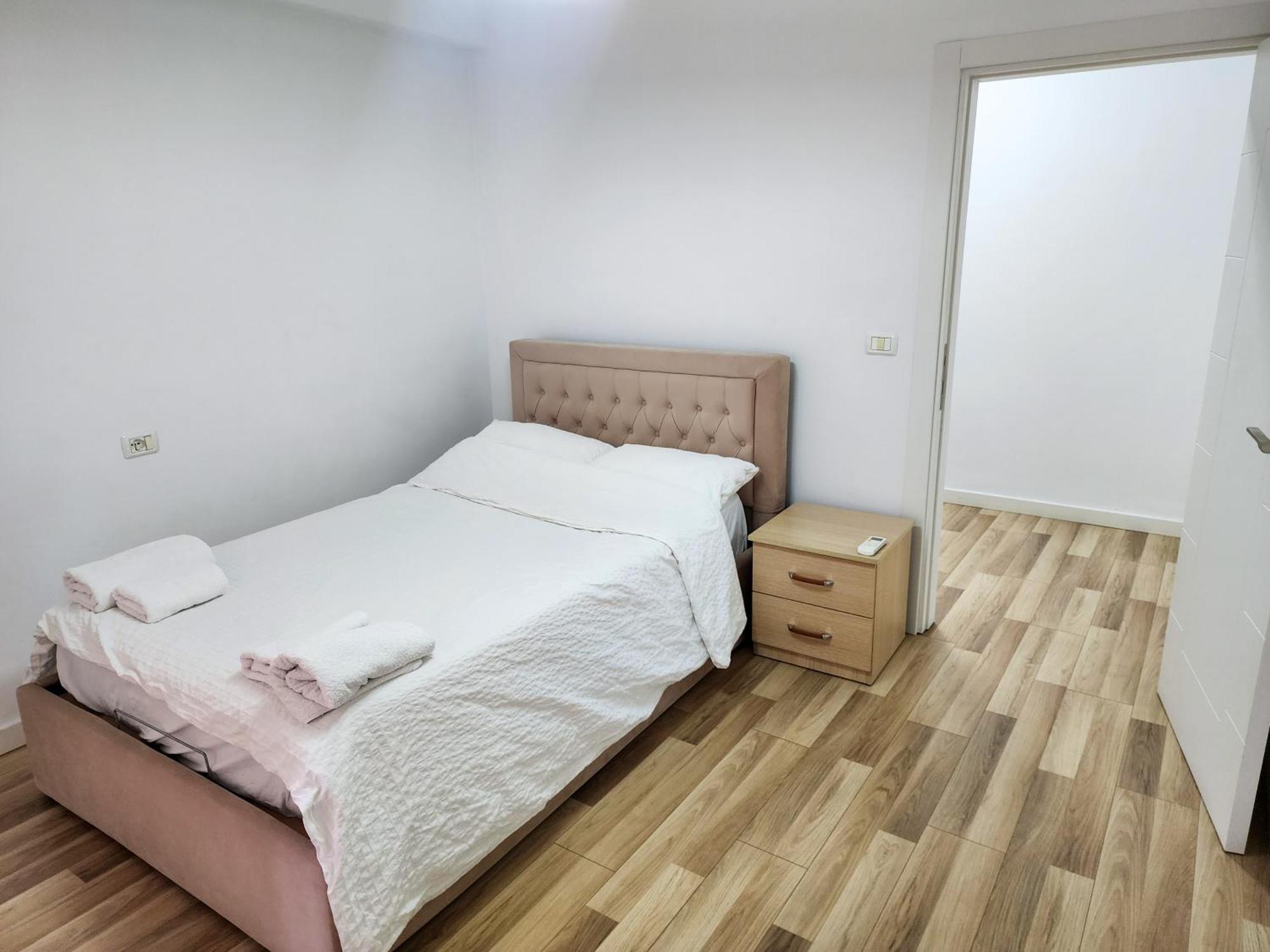 2E Apartment Myslym Shyri Tirana Bagian luar foto