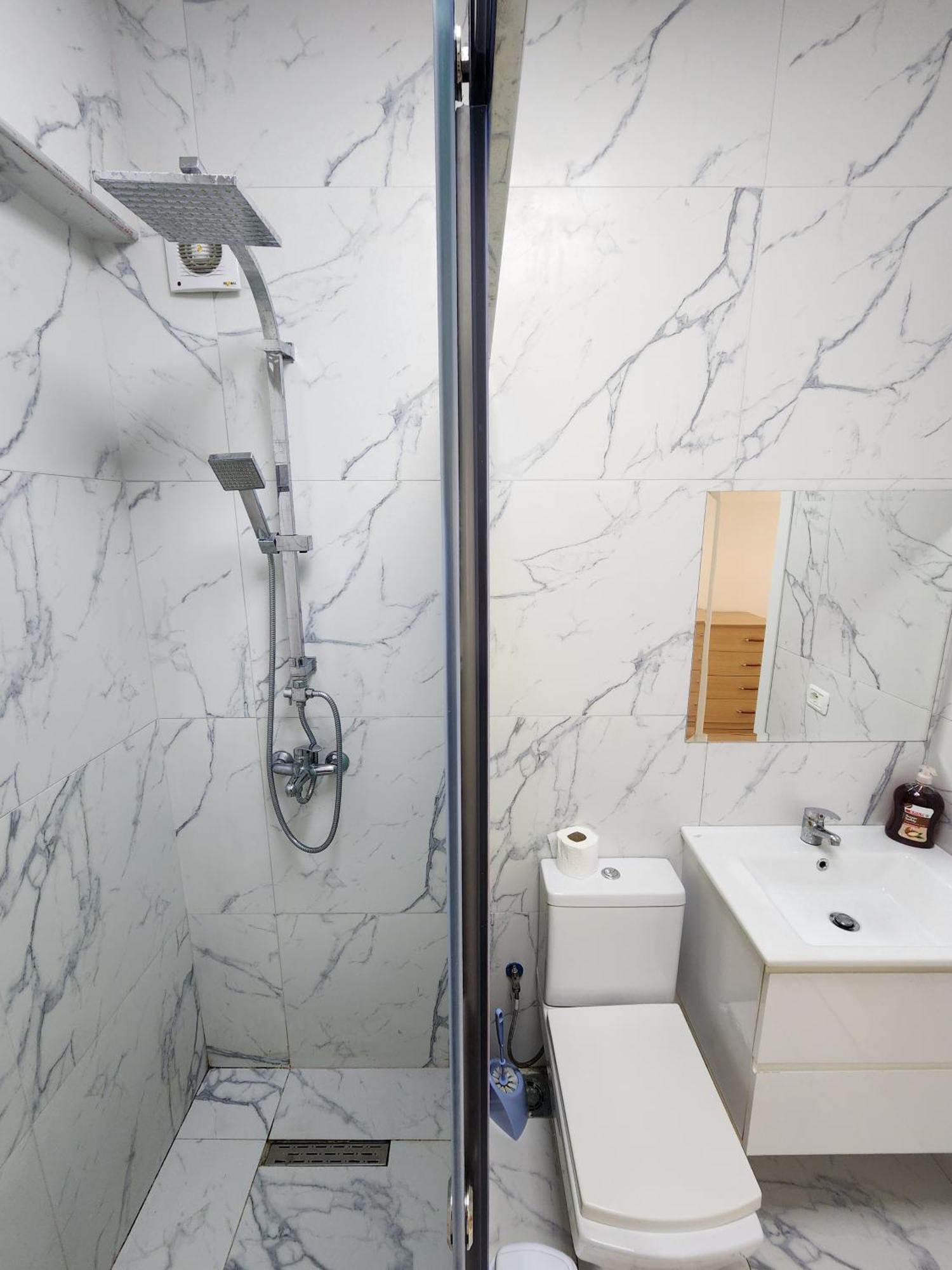 2E Apartment Myslym Shyri Tirana Bagian luar foto